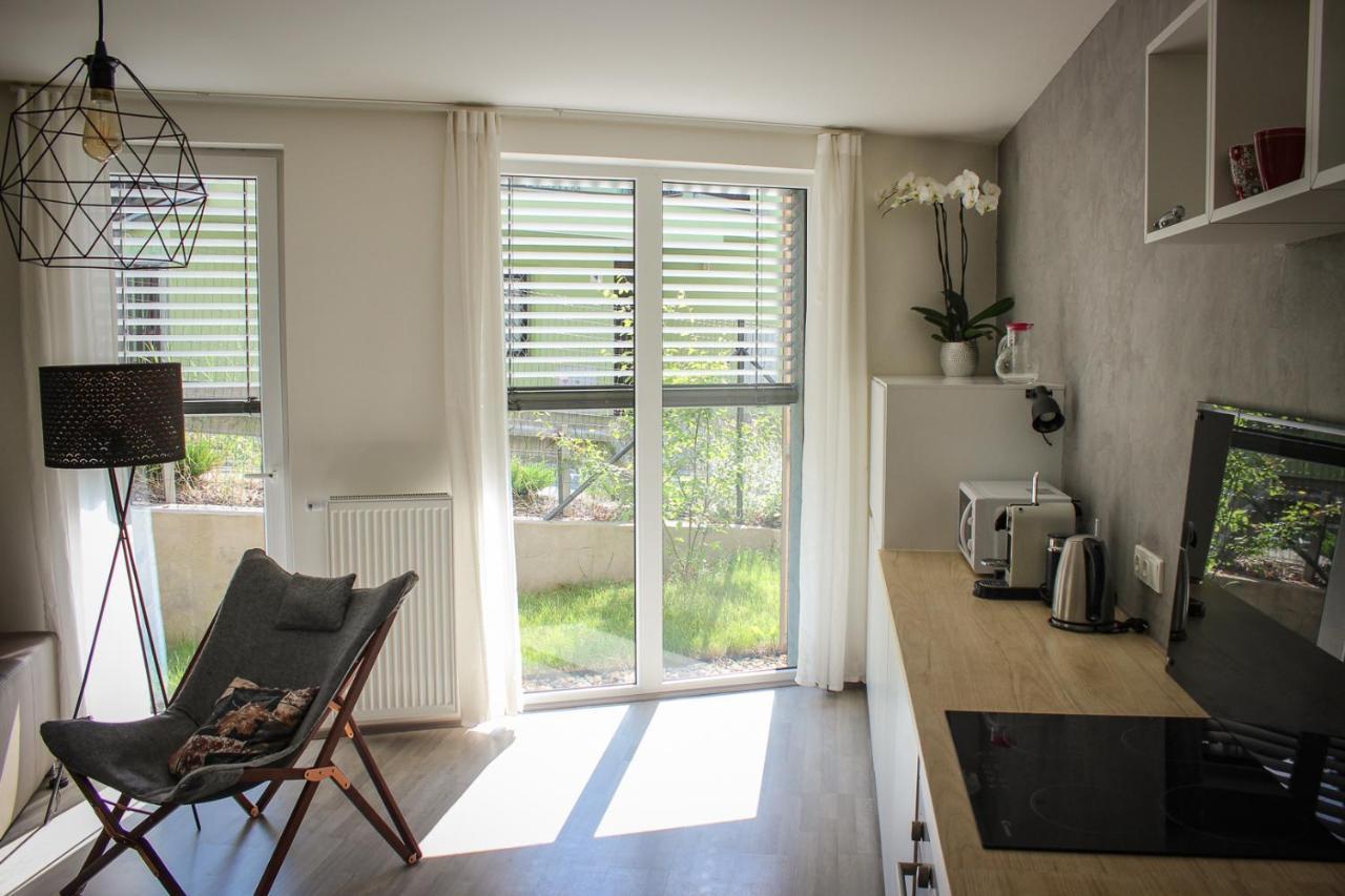 Jezerni Apartman S Terasou A Saunou V Lakepark Residence Доксы Экстерьер фото